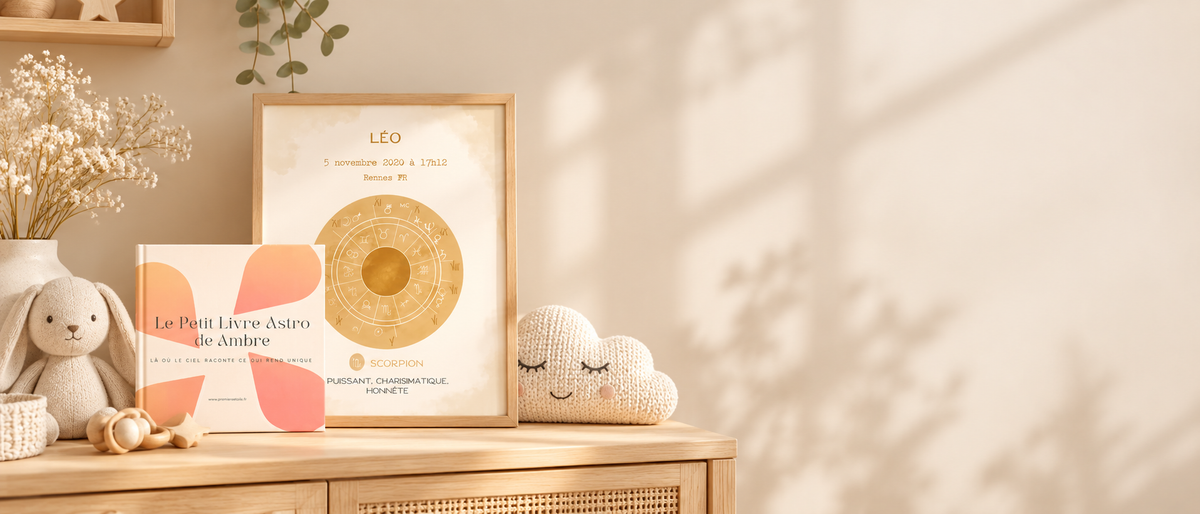 Le Petit Livre Astro et un tableau astrologique personnalisés dans une chambre d’enfant, avec une décoration douce et chaleureuse.