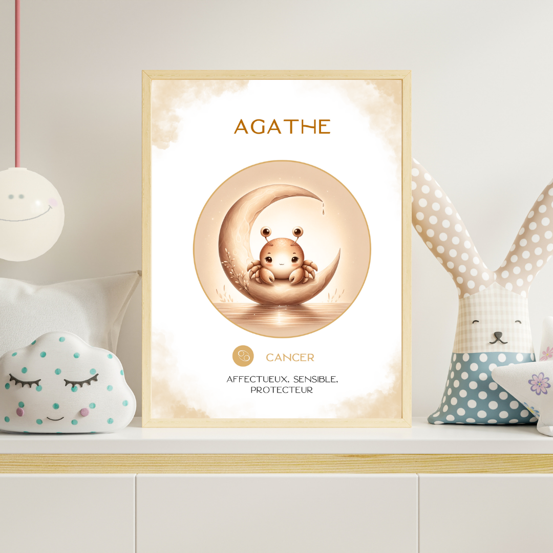 Affiche astrologique personnalisée Bélier pour bébé, avec illustration douce d’un petit crabe dans une chambre d’enfant décorée.