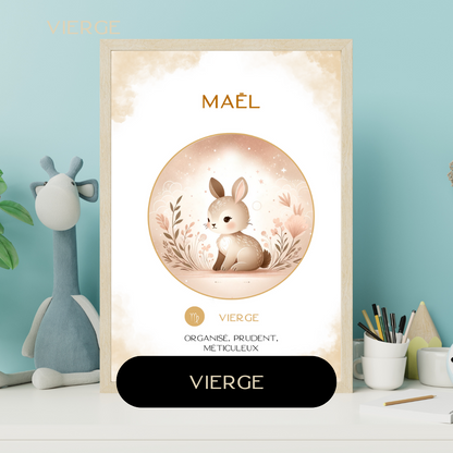 Affiche astrologique personnalisée  Vierge pour bébé, avec illustration douce d’un lapin et encadrée sur une étagère de chambre d’enfant.